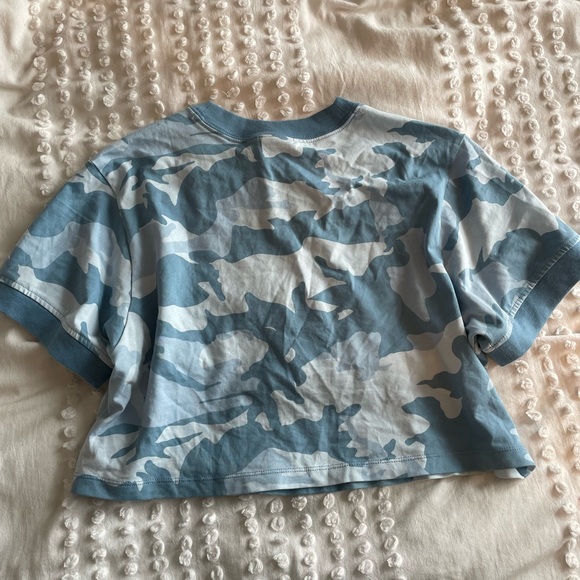 Adidas shirt - Picture 3 of 3